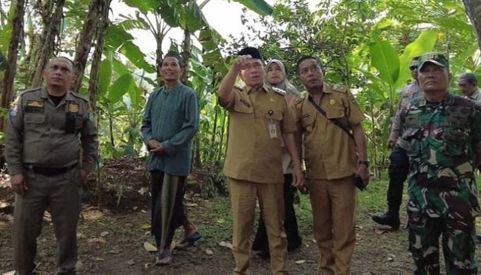 Pjs Bupati Tasikmalaya Tinjau Lokasi Pergerakan Tanah di Gunungtanjung