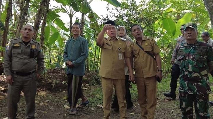 Pjs Bupati Tasikmalaya Tinjau Lokasi Pergerakan Tanah di Gunungtanjung
